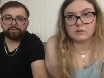 coupleofchi97 from Chaturbate is Freechat