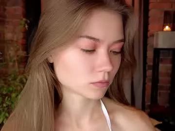 diora_babe model from Chaturbate