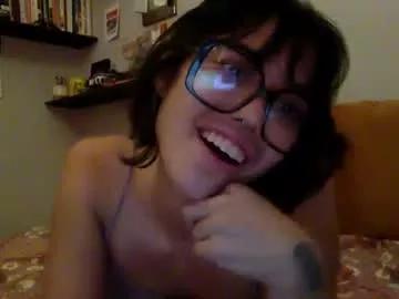 raynydayxx model from Chaturbate