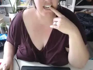 squirtymilfjess from Chaturbate is Freechat