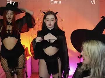 Girls and cam to cam: Watch as these sophisticated entertainers uncover their stunning costumes and curvaceous curves online!