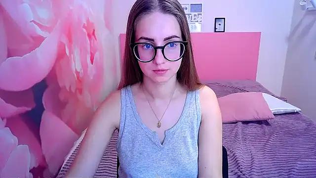 AliceAdams from StripChat is Freechat