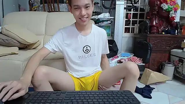 andrewooi from StripChat is Freechat