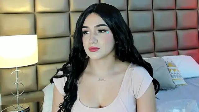 AnnyHizzle from StripChat is Freechat