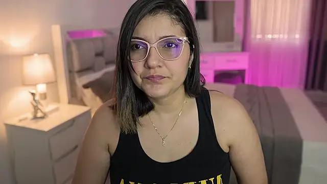 Camilaa_bueno from StripChat is Freechat