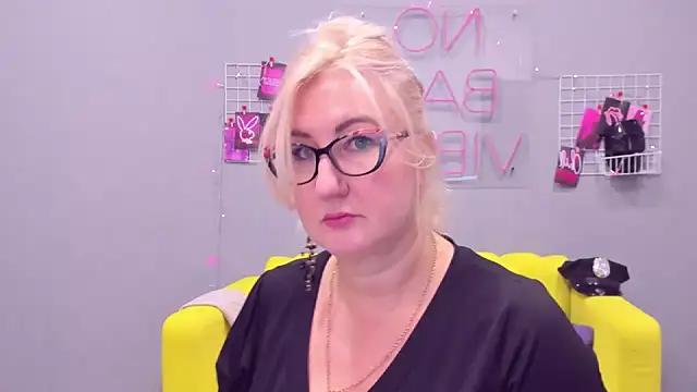 ChristyBrooks from StripChat is Freechat