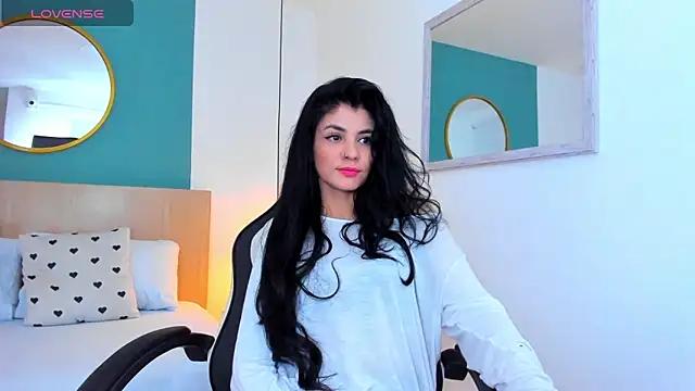 elissa_iris from StripChat is Freechat