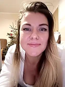 LunikaLunaX from StripChat is Freechat