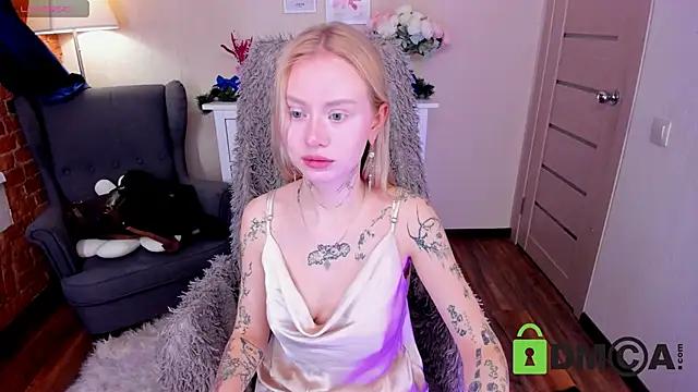 MalenaErnman from StripChat is Freechat