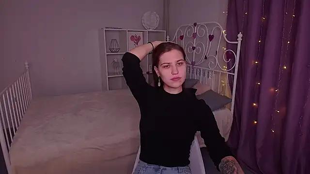 MaryyMiller from StripChat is Freechat