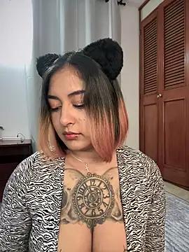 Rae_Lil_White from StripChat is Freechat