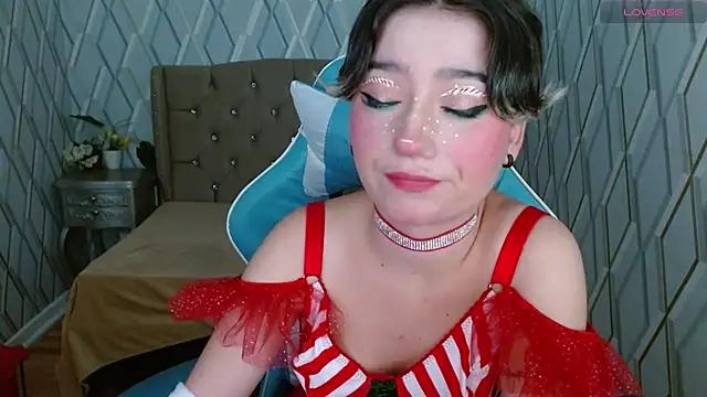 Suelunax from StripChat is Freechat