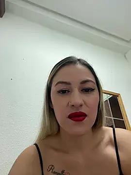 Valentina_cachonda from StripChat is Freechat