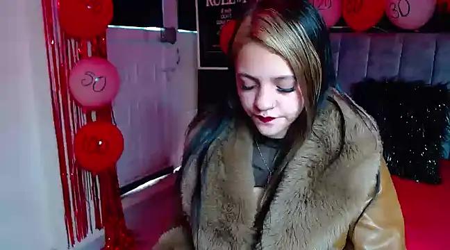 Violettasquirt from StripChat is Freechat